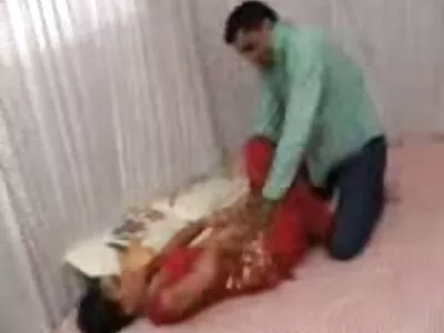 তৈলাক্ত আপ ভাই বোন সেকস ভিডিও বেশ্যা তার পাছা নাড়াচ্ছে
