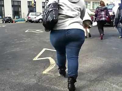 Busty স্বর্ণকেশী নিজেকে দেখায় সাউথের সেক্স ভিডিও