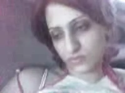 একটি সুন্দর গাধা সঙ্গে একটি বাচ্চা পিছন থেকে ভিলেজ সেক্স ভিডিও rammed পায়